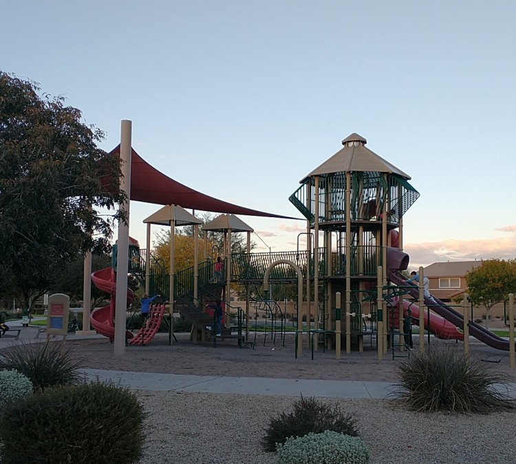 mission-royale-ii-private-park-photo
